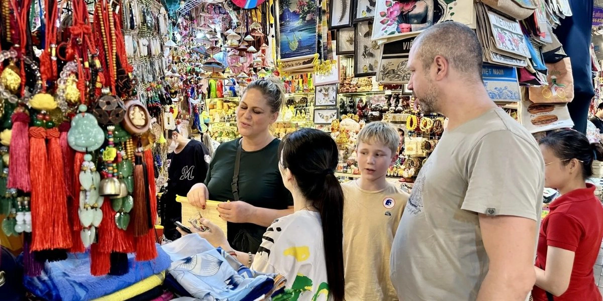 Shopping tips for travelers
