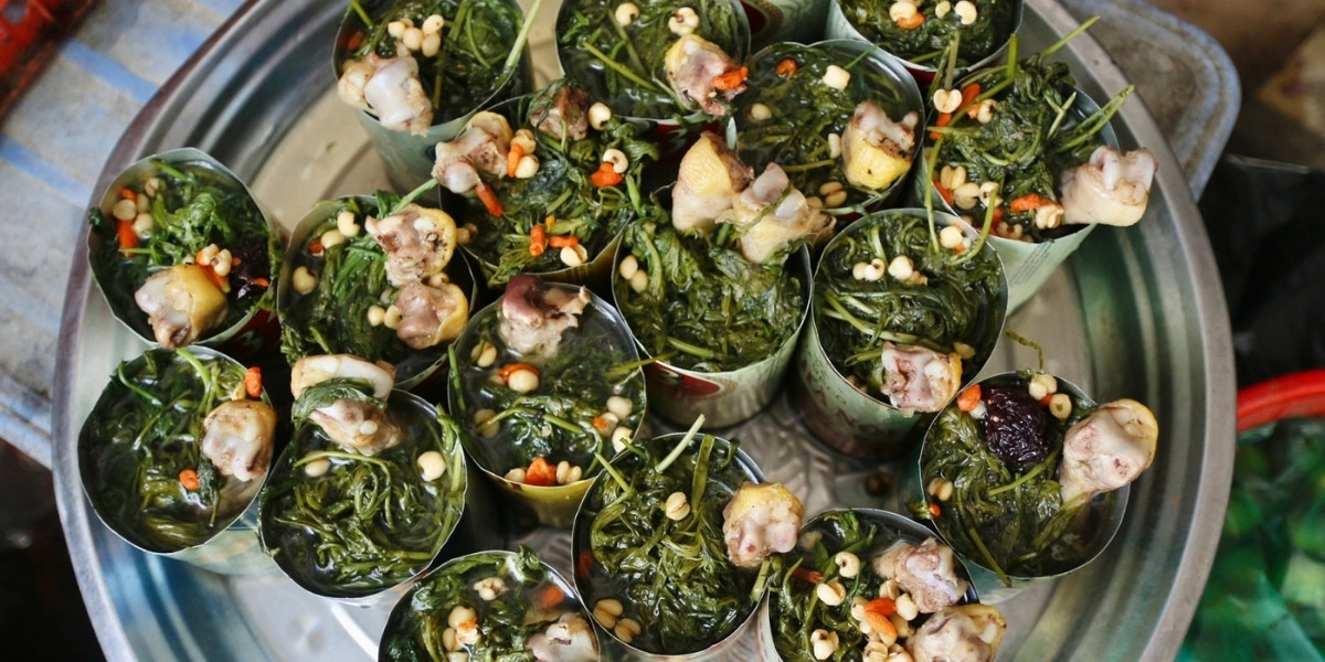 Mugwort chicken stew