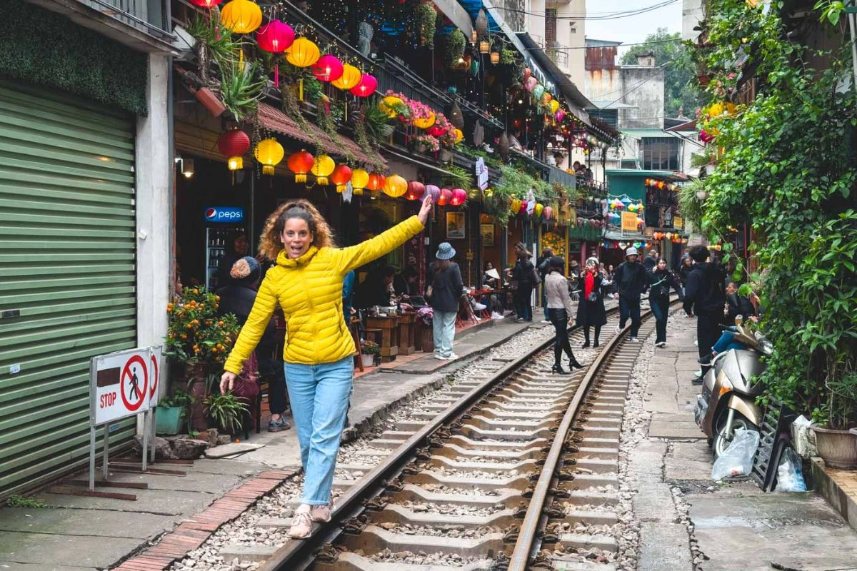 Safe viewing rules at Hanoi Train Street