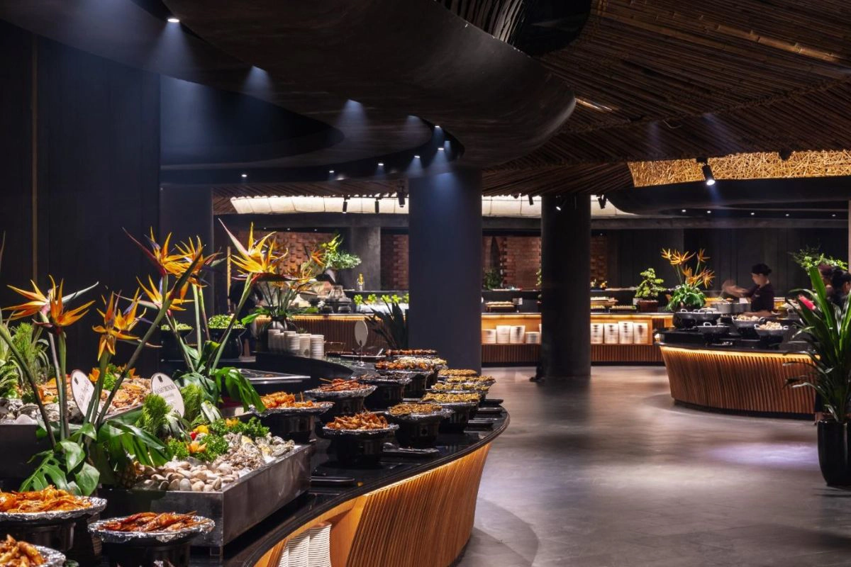 Sen Tay Ho Buffet offers endless flavors in an elegant setting
