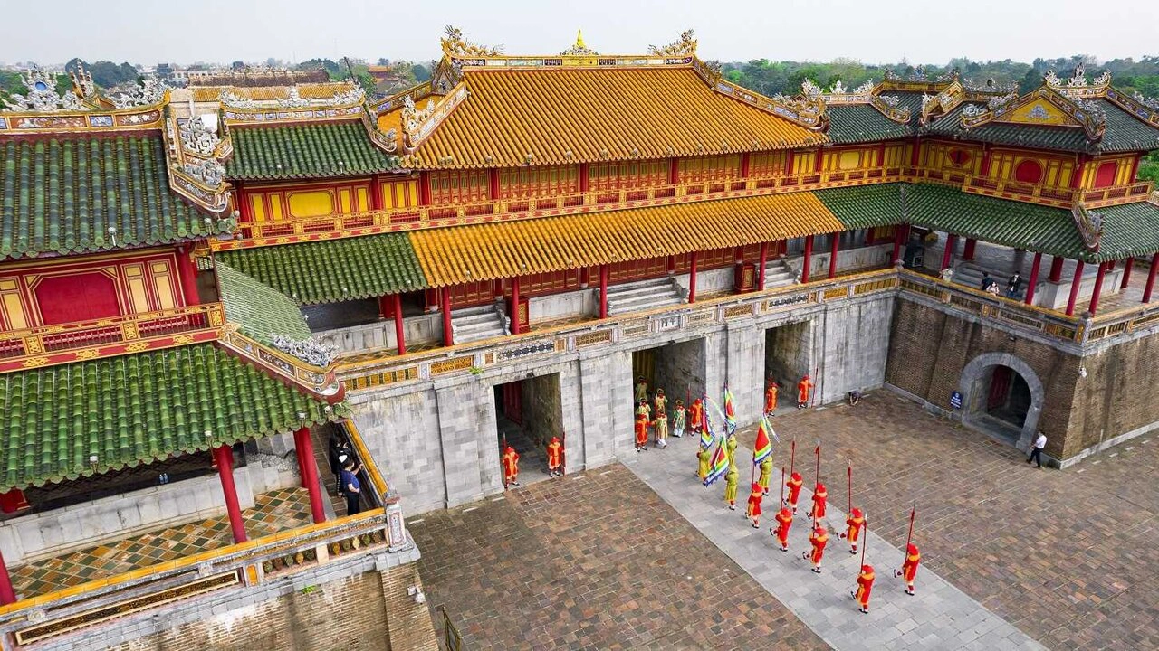 Half-day tour | Explore Hue Imperial Citadel by Cyclo