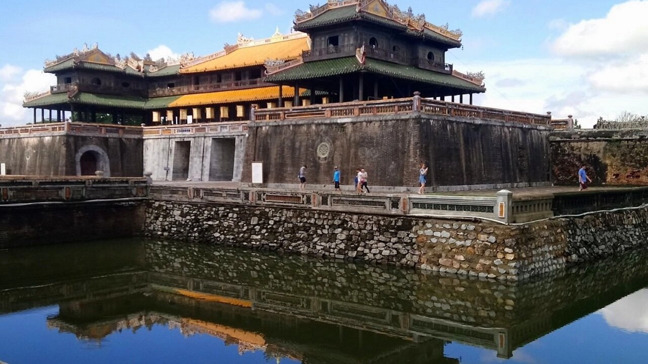 Half-day tour | Explore Hue Imperial Citadel by Cyclo