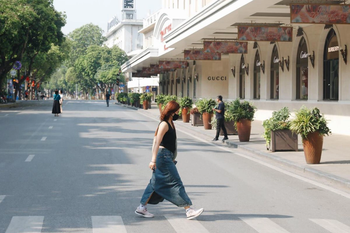 Comfortable shoes make Old Quarter walks much easier