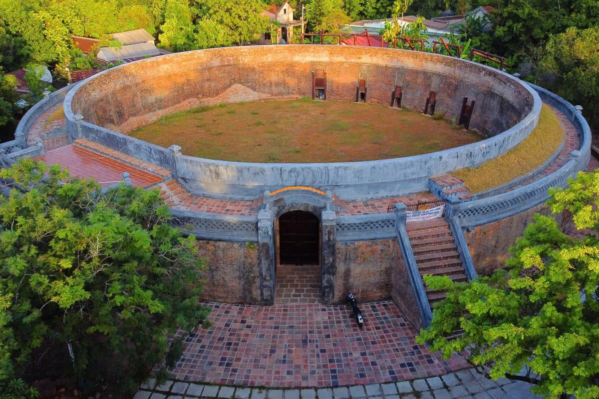 Half-day tour | 3 Heritages (Thien An Monastery - Ho Thuy Tien Park - Thuy Bieu Village) in Hue