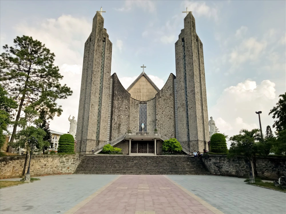 Full-day tour | Catholic Tour and La Vang in Hue
