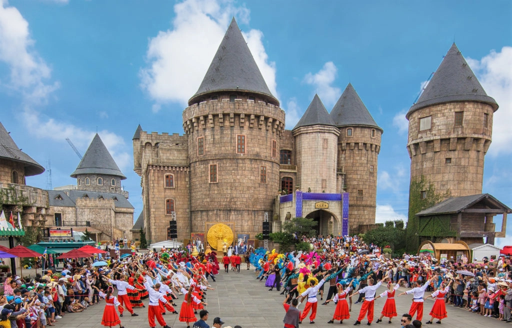 Private Tour | Discover Marble Mountain & Ba Na hills from Hoi An