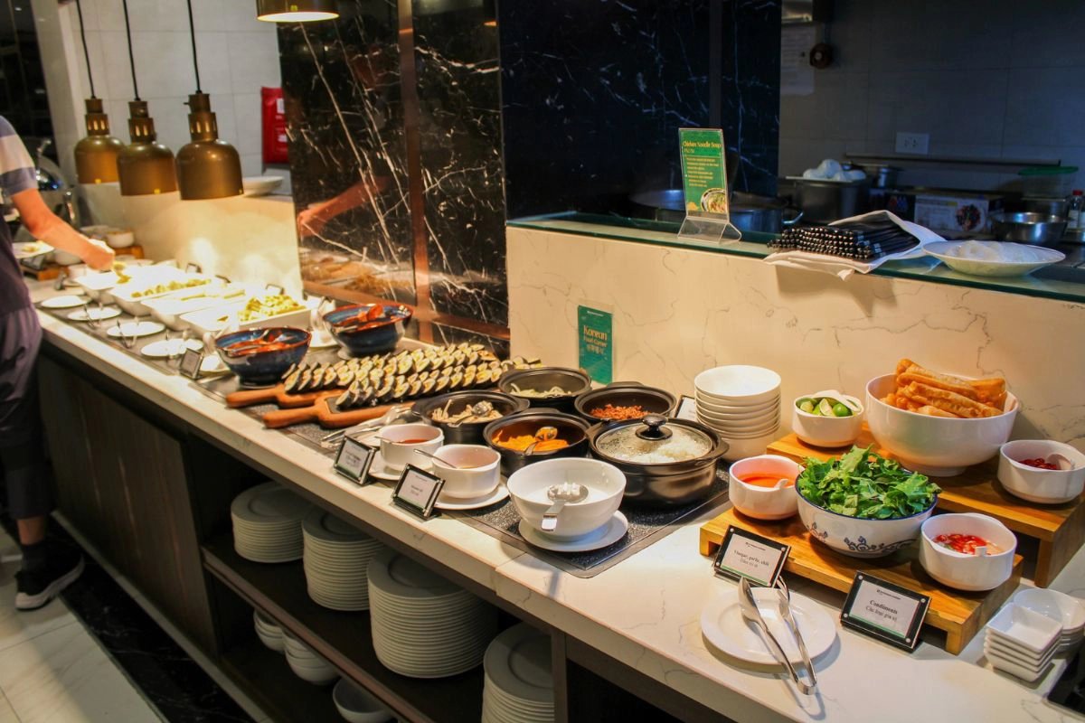 Hotel restaurants become useful dining options during Tet 