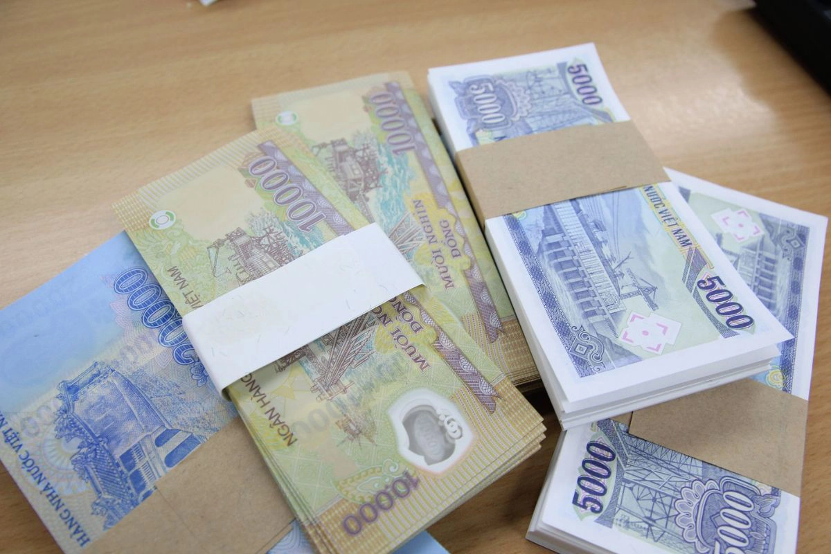 Small cash bills are useful during the Tet holiday