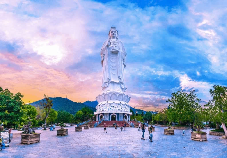 Day Tour | Son Tra Peninsula - Marble mountain - Hoi An Acient town From Da Nang (with Chinese guide option)