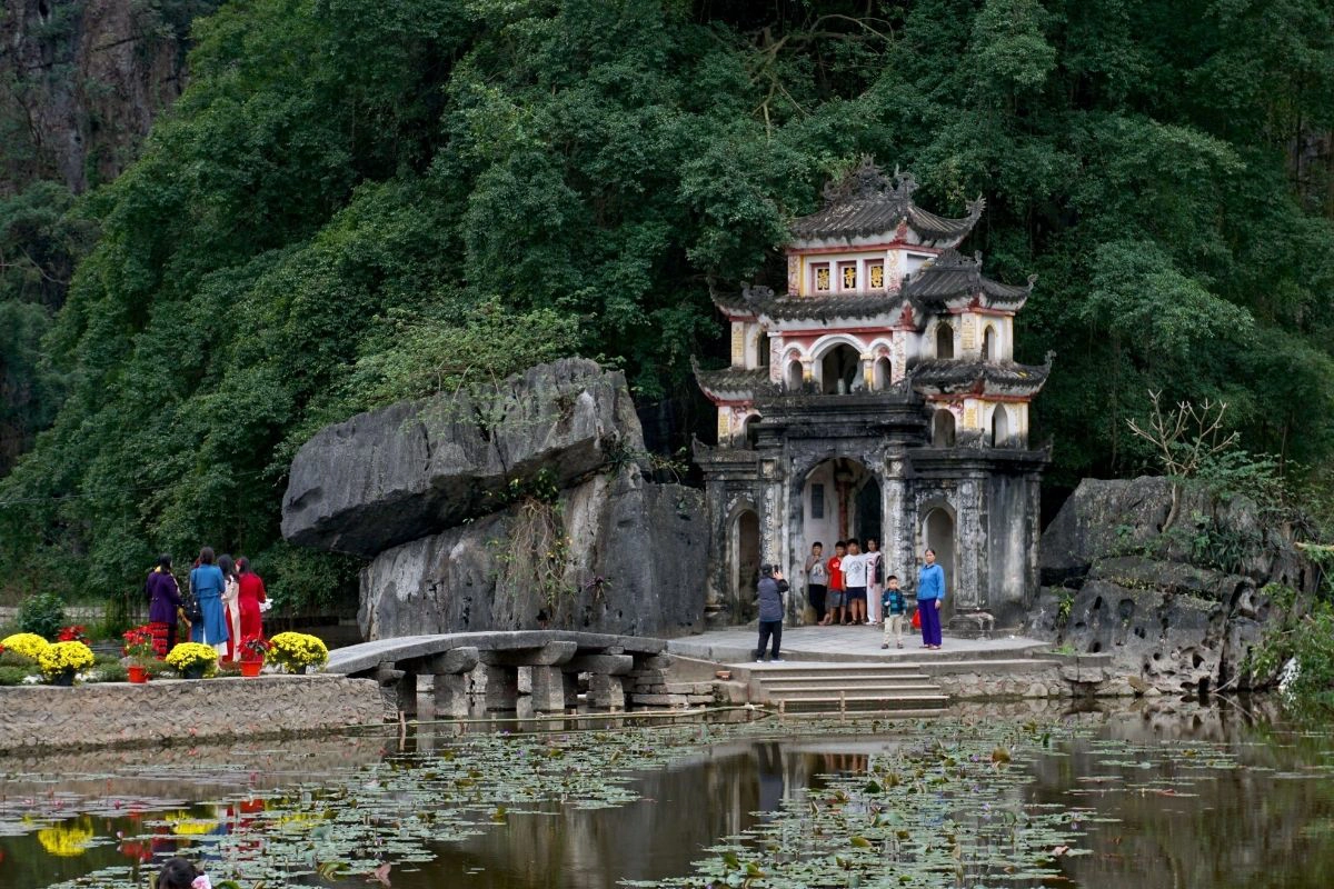 Bich Dong pagoda