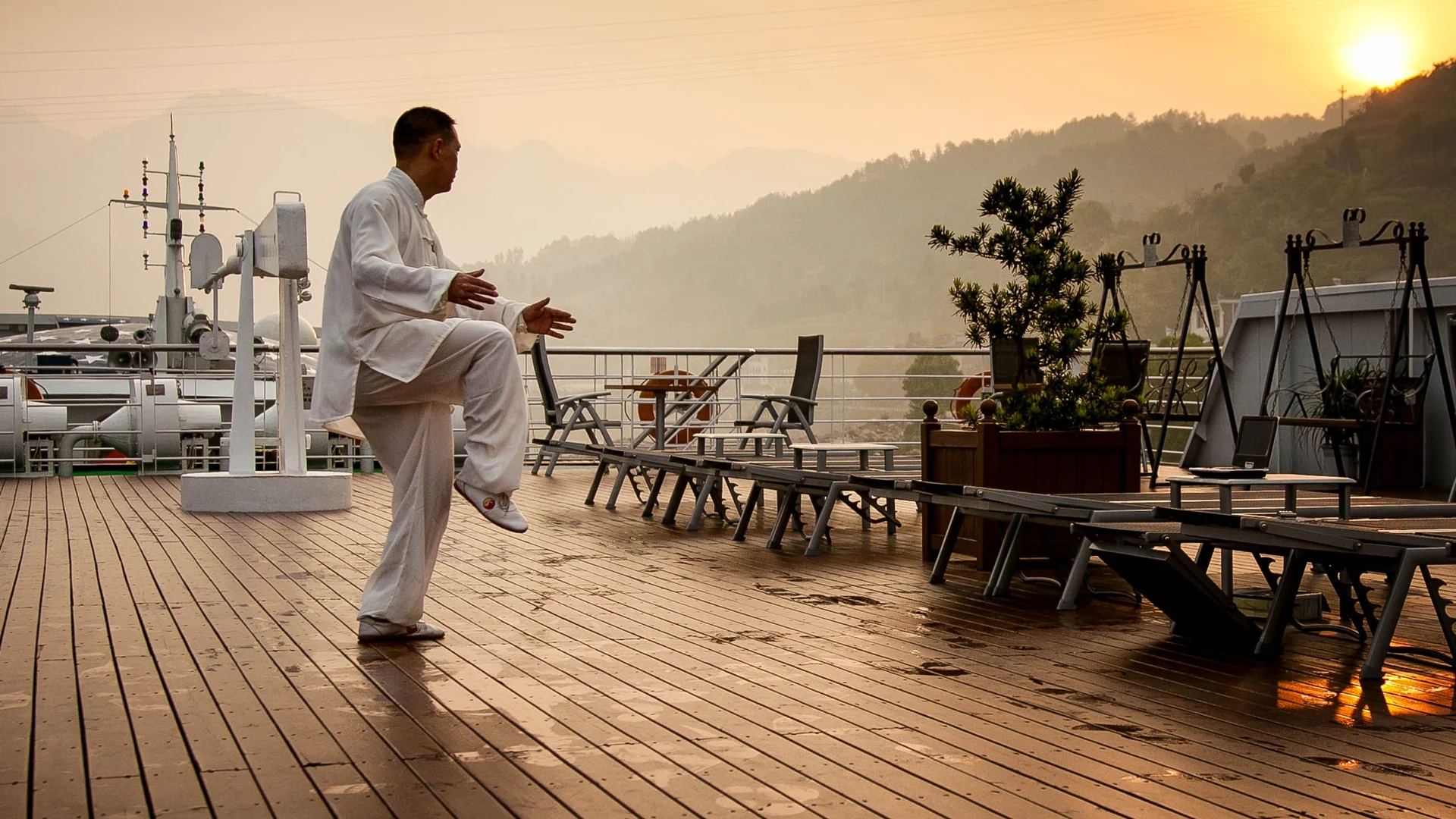 2D1N | Enjoy the natural beauty in 5* Du Yen Cruise in Halong Bay
