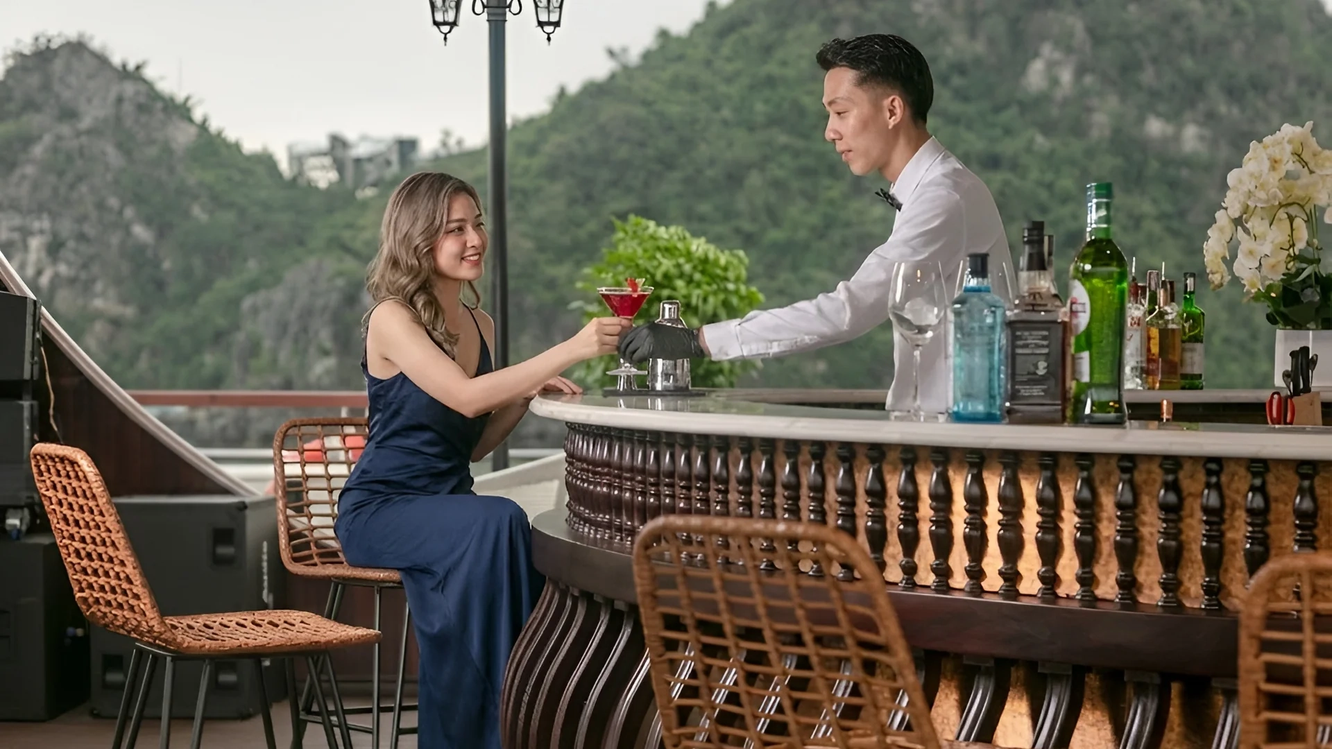 2D1N | Enjoy the natural beauty in 5* Du Yen Cruise in Halong Bay