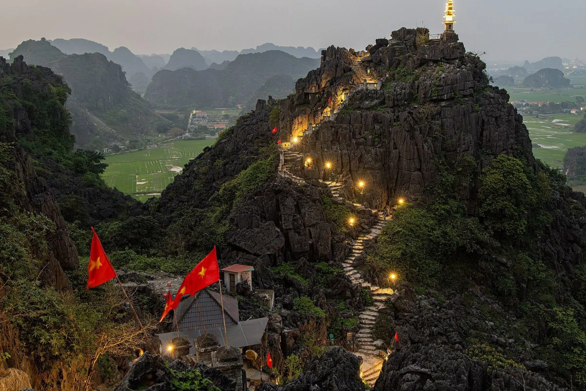 The steep ascent requires climbing nearly 500 stone steps