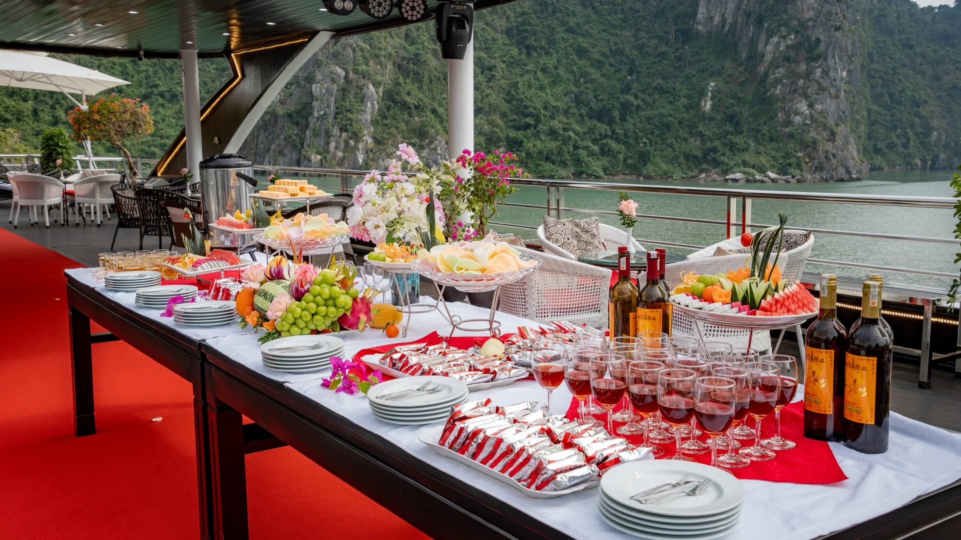 Day Tour | Ha Long Bay Tour aboard the 5-Star Harmony Cruise