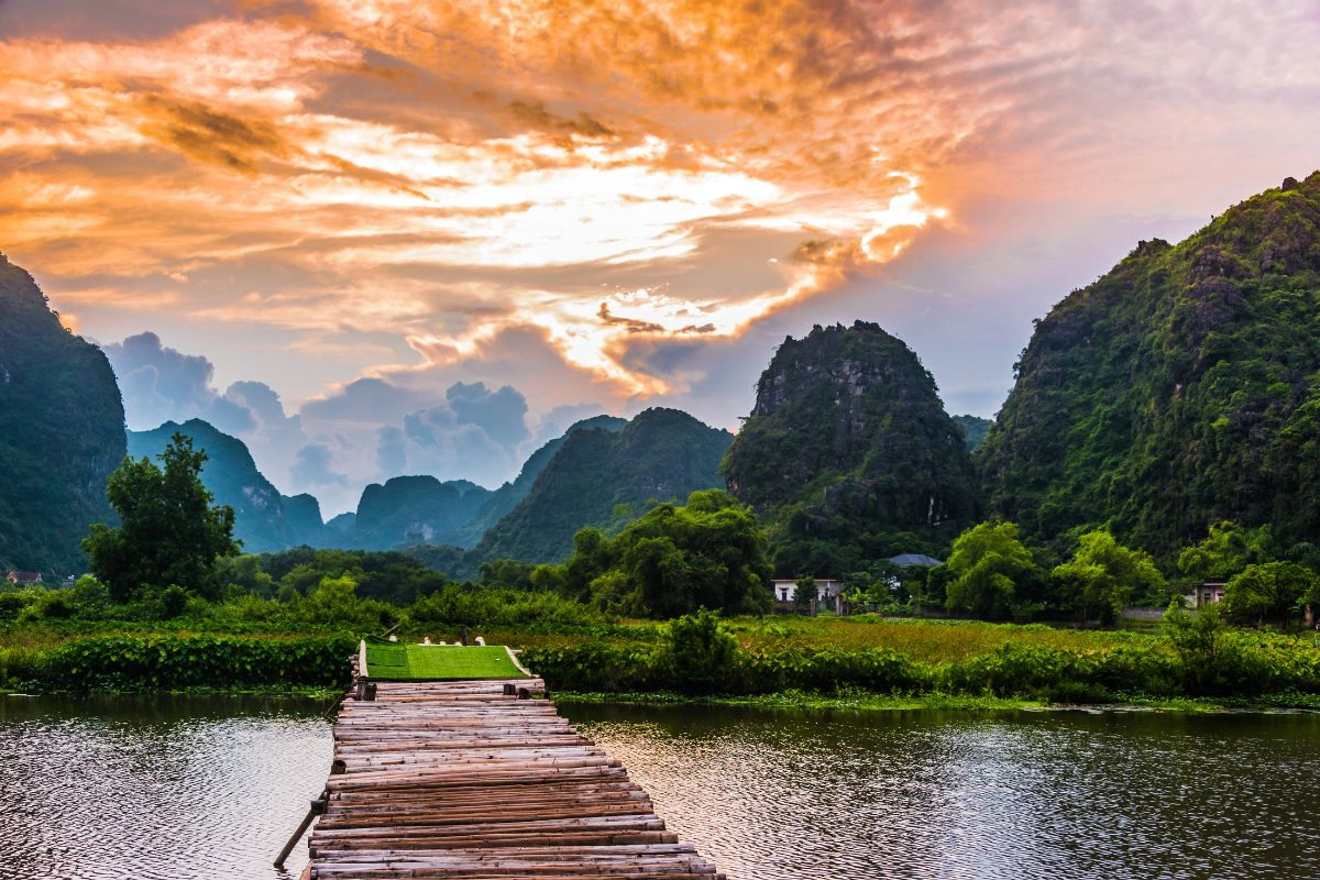 Bai Dinh and Van Long combine Buddhist heritage with quiet wetlands
