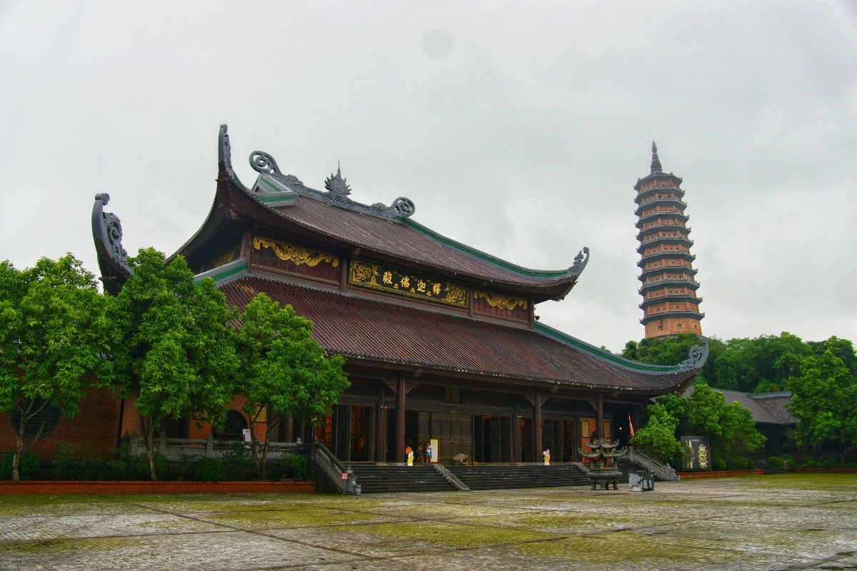 Bai Dinh pagoda complex
