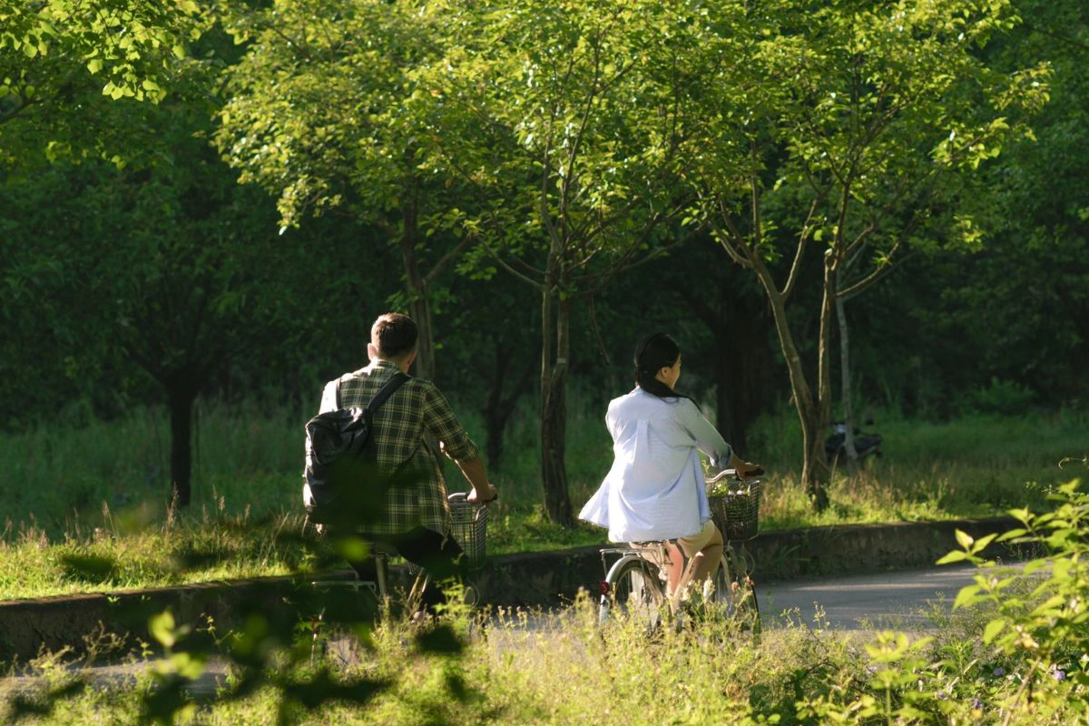 Quiet countryside roads lead cyclists toward Thung Nang and Thung Nham