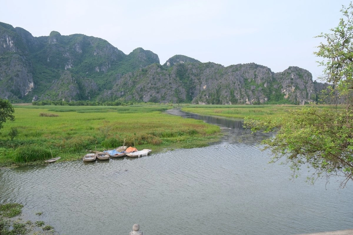 Morning boat ride at Van Long