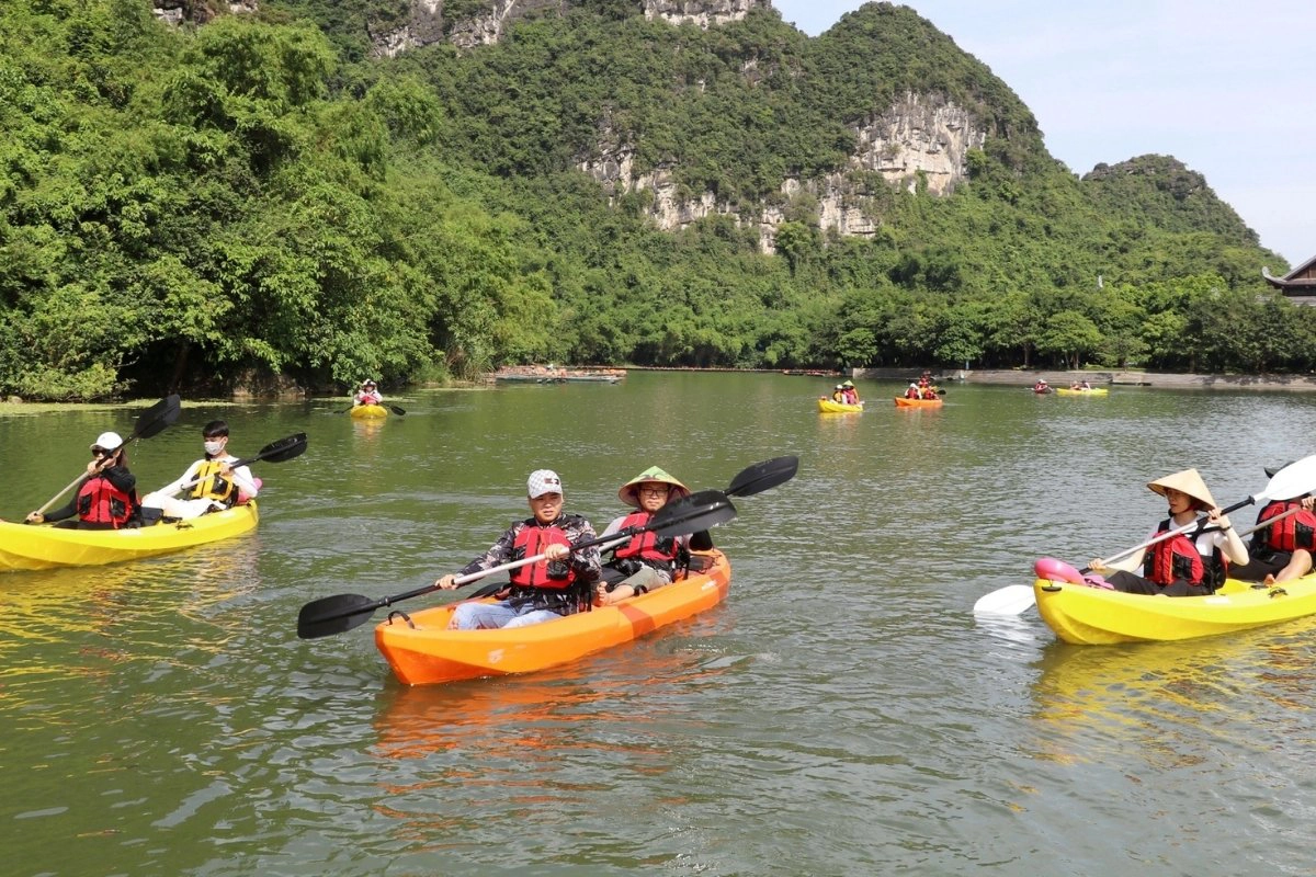 Kayaking rules in Ninh Binh