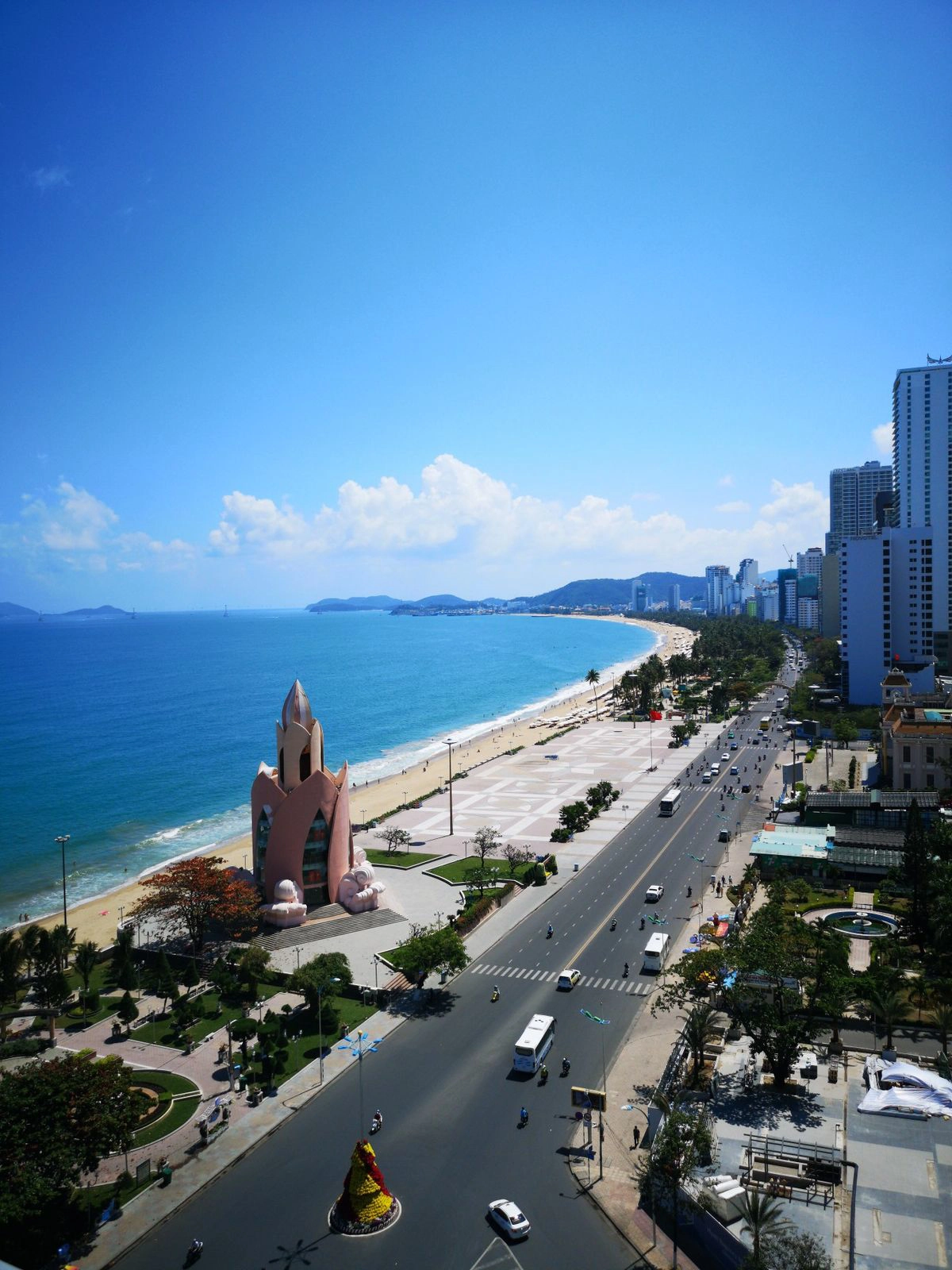 [Combo] Vietnam Travel eSIM & Airport Transfer at Cam Ranh Airport (CXR)