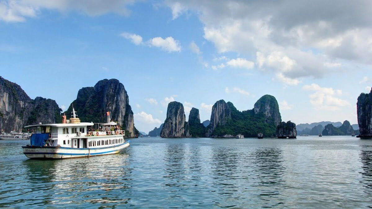 Comparing practical travel considerations for Ha Long and Lan Ha Bay