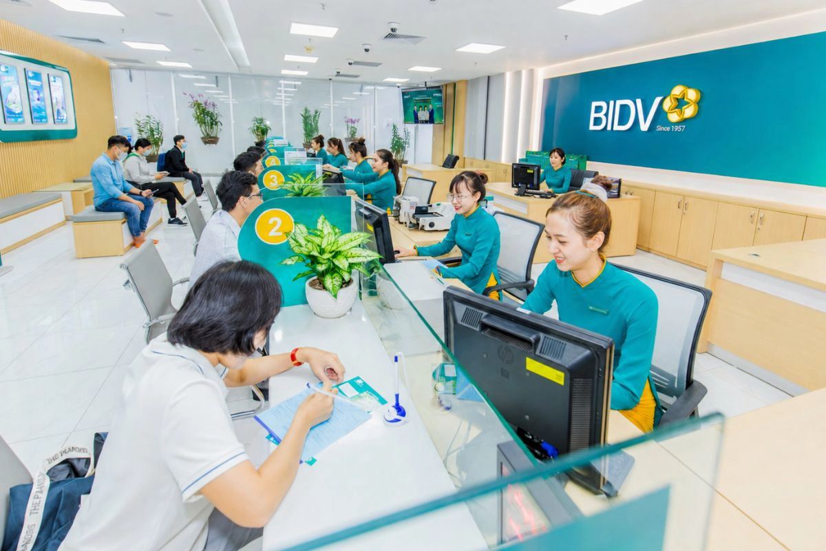 Local bank branches offering secure currency exchange services