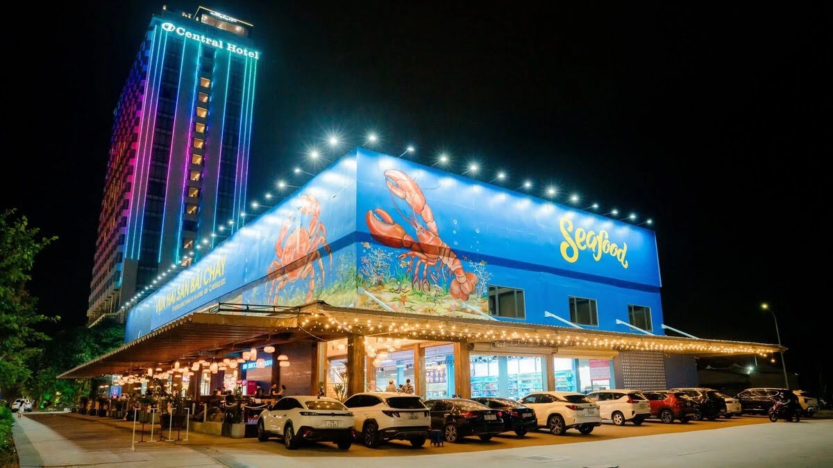 10+ Best Ha Long Bay Restaurants For Seafood & Local Flavors
