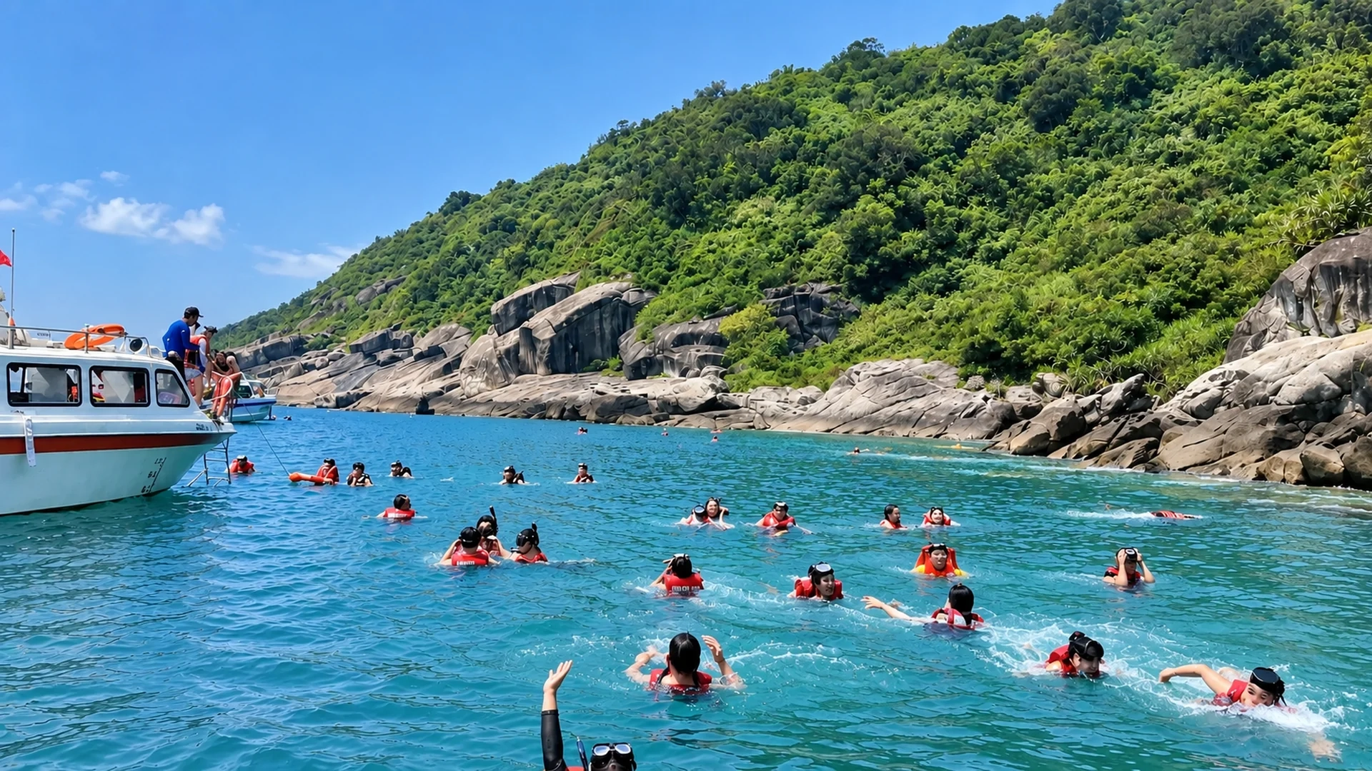Private Tour | Experience Snorkeling at Cham Island Depart from Da Nang (English/Korean/Chinese guide)