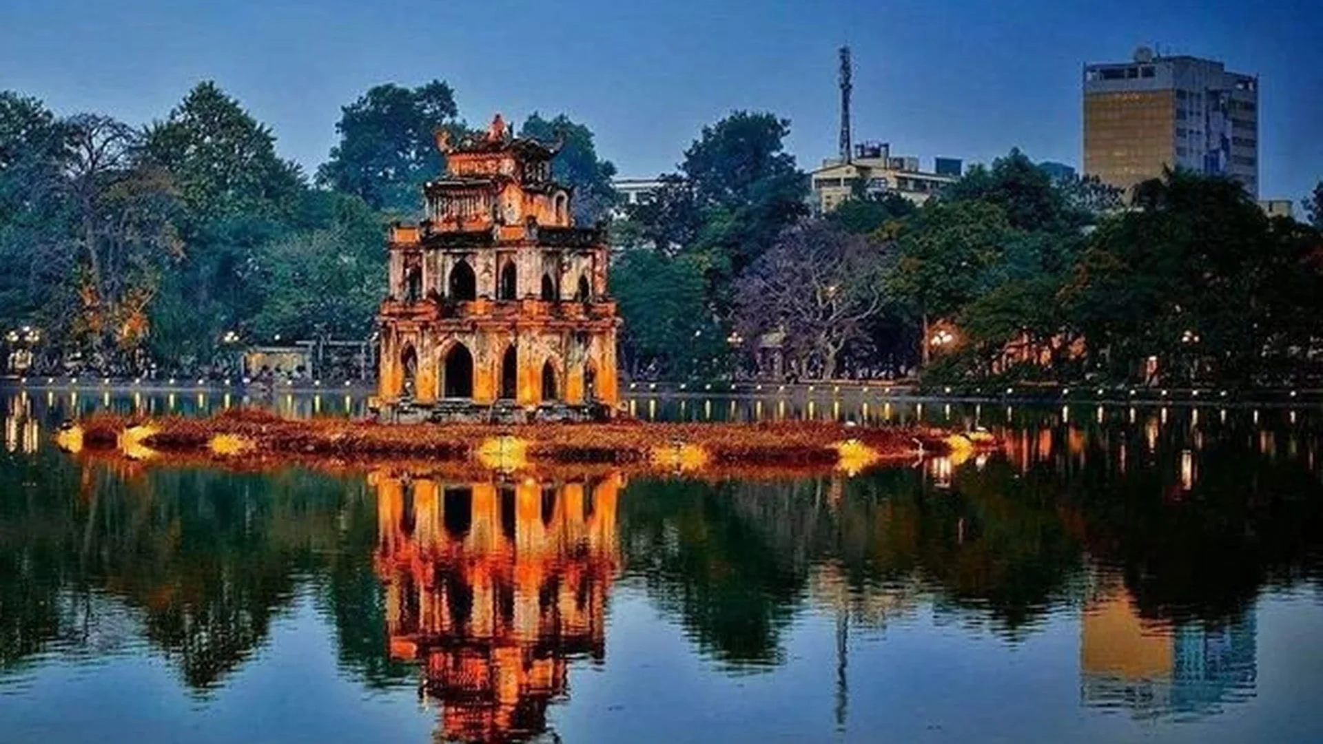 Day Tour | Hanoi City Highlights: 2-hours Sightseeing by Open-Air Jeep