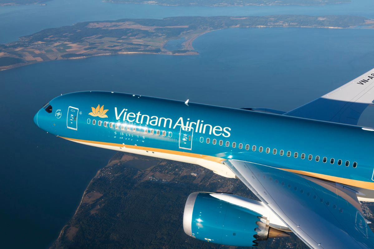 Vietnam Airlines aircraft on the tarmac preparing for boarding