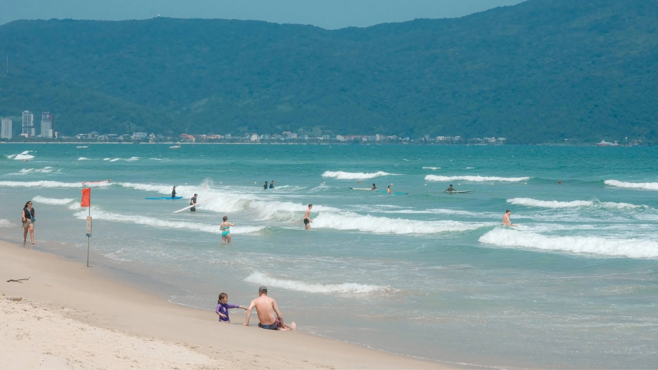 Da Nang & Hoi An – Vietnam’s Summer Beach Paradise