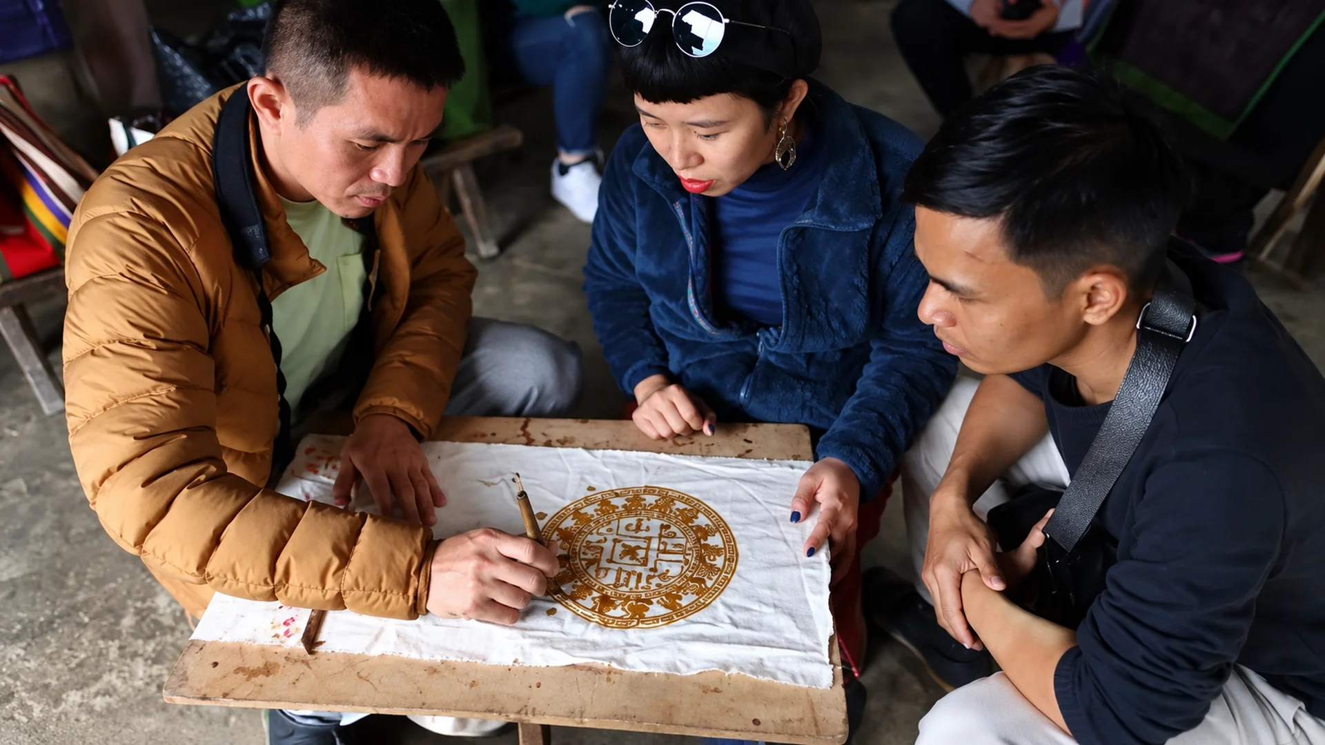 Day Tour | Lao Chai & Ta Van Trek with Batik Painting Experience from Sapa