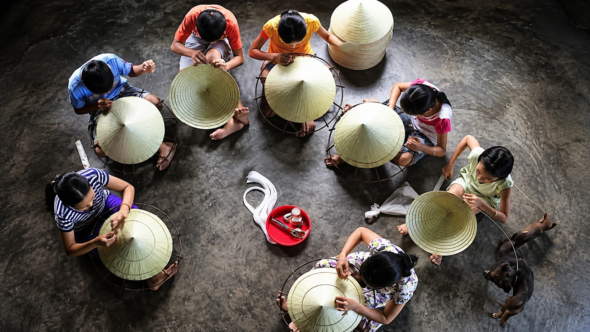 Private Car | Quang Phu Cau Incense Village & Chuong Conical Hat Village from Hanoi