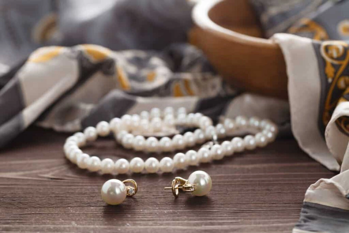 Pearl earrings