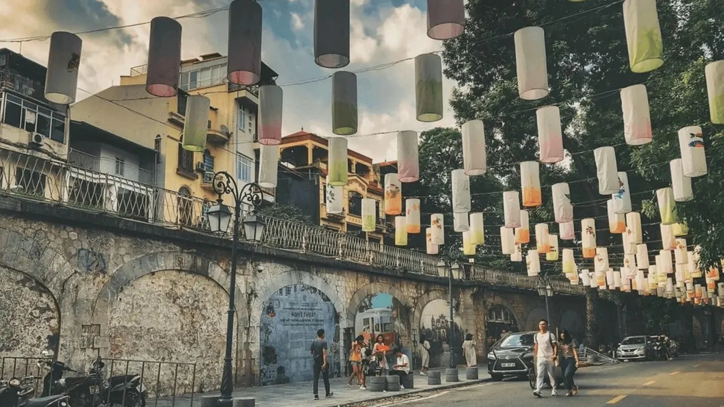 Day Tour | Instagram Mega Grand World Sunset & Night from Hanoi by E-car