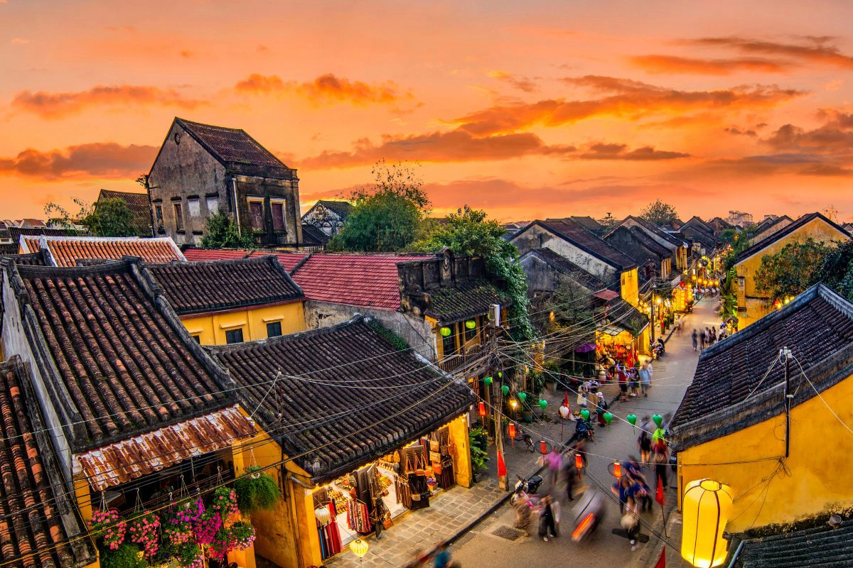 February to April offers pleasant weather for exploring Hoi An 