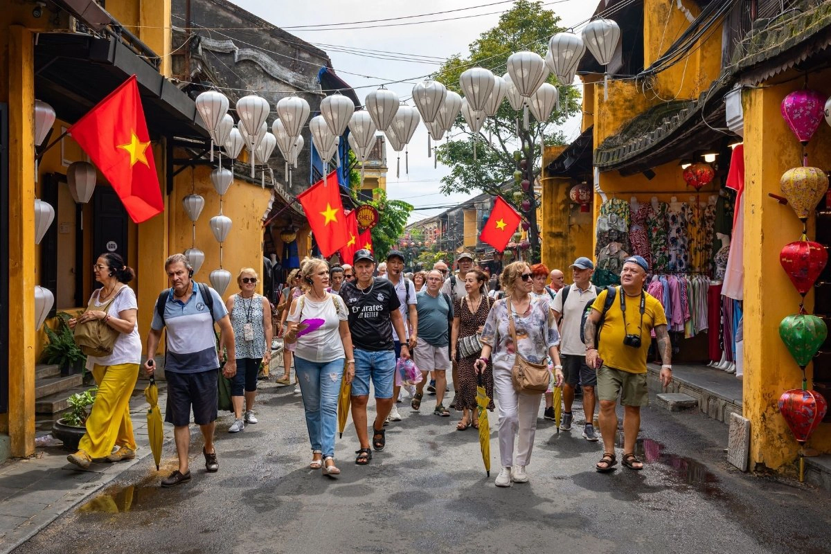 Walking around Hoi An Ancient Town