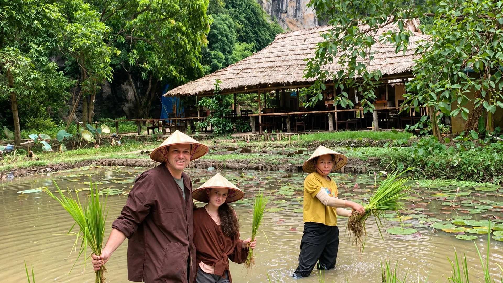 Authentic Vietnamese Countryside Experience in Ninh Binh