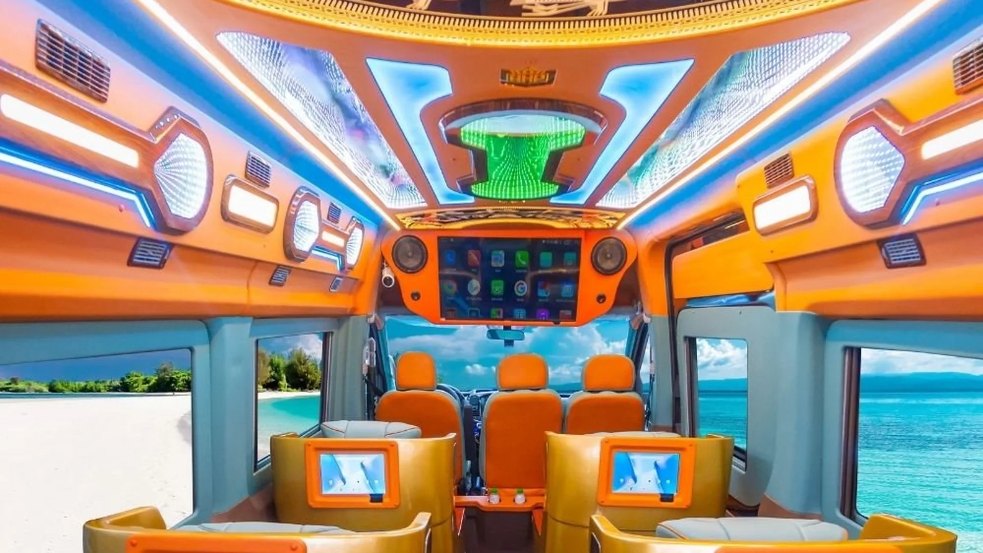 Transfer from Tan Son Nhat Airport to Mui Ne - Phan Thiet | Limousine