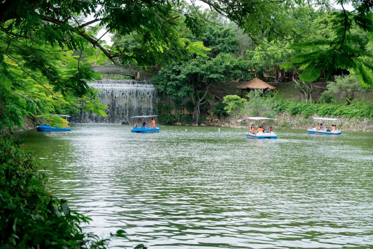 Gardens and cultural landmarks provide quieter moments between rides