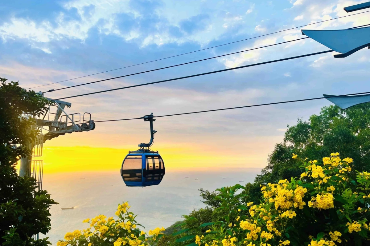 The Tran Phu station is the starting point for cable cars