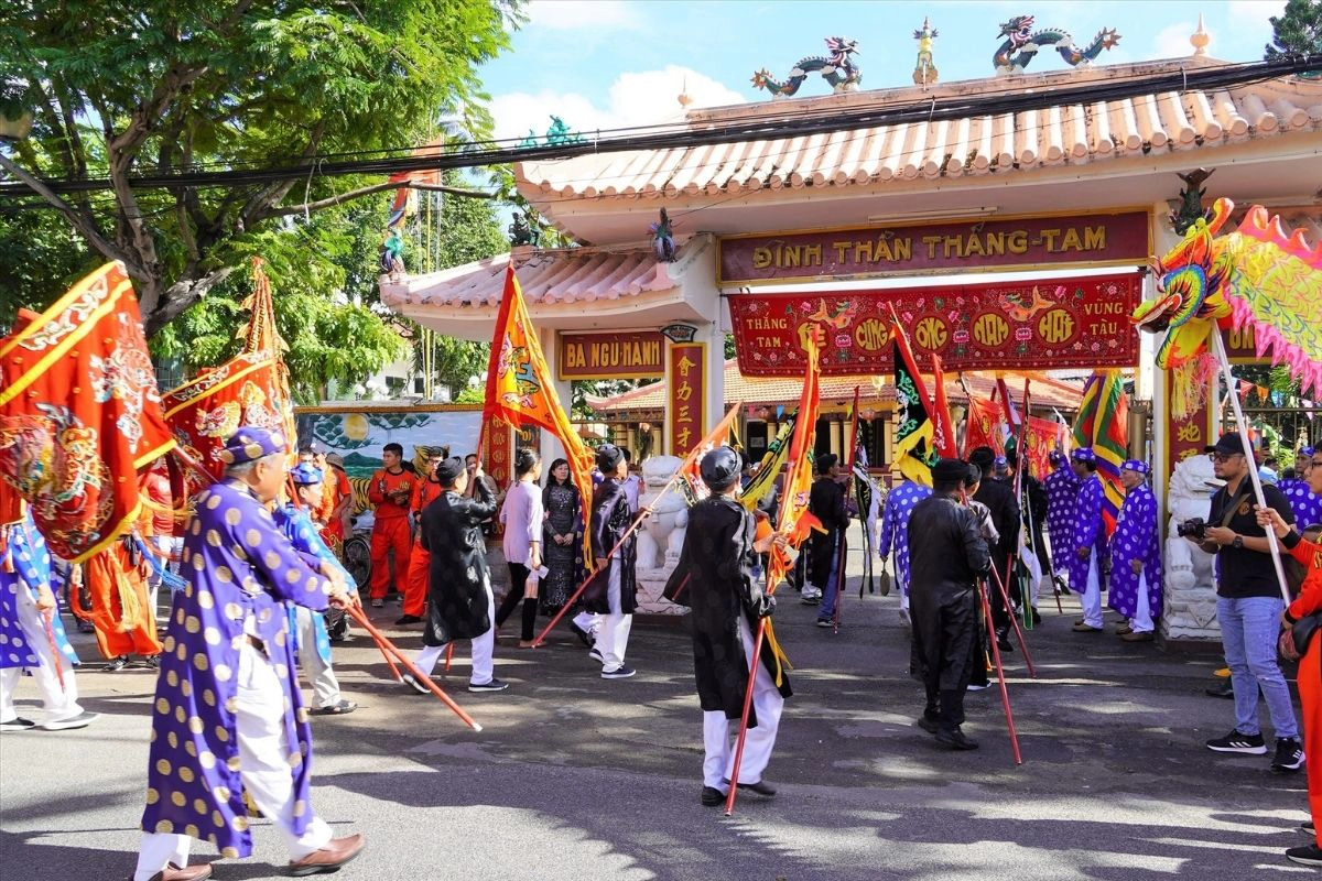 Nghinh Ong Festival traditions