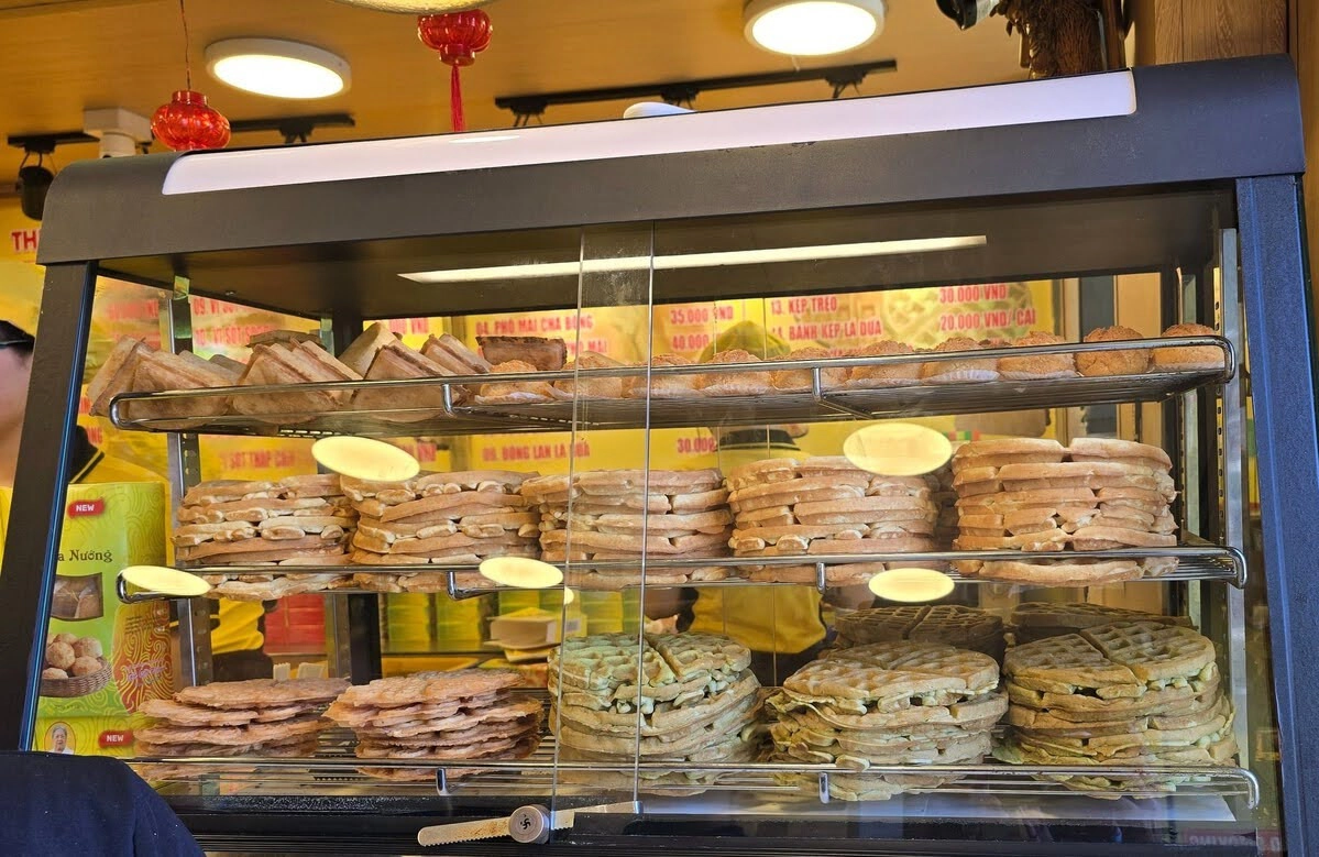 Salted Egg Sponge Cake