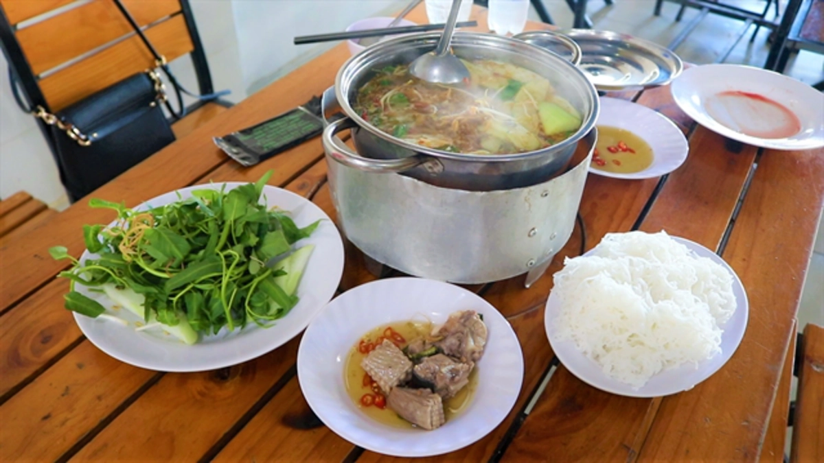 7 Luom Stingray Hotpot Restaurant 