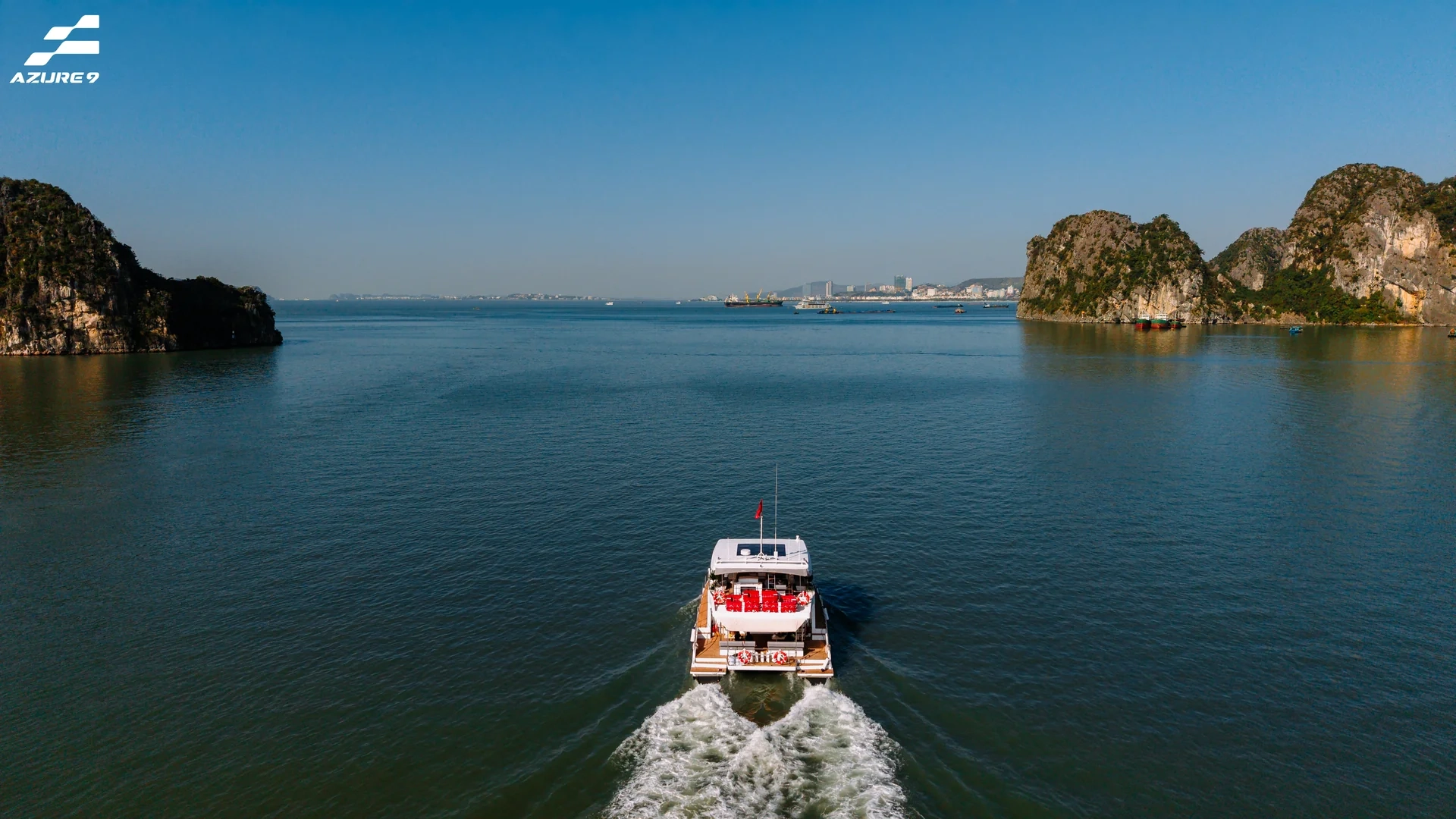 Day tour | Enjoy the morning sightseeing in Ha Long Bay with Azure9 Yacht