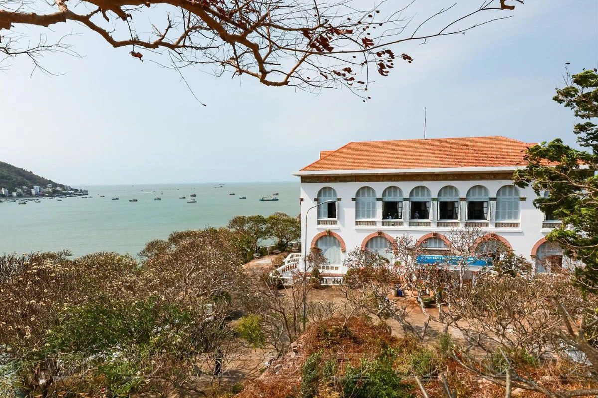 White Palace Vung Tau: A Complete Guide to Bach Dinh