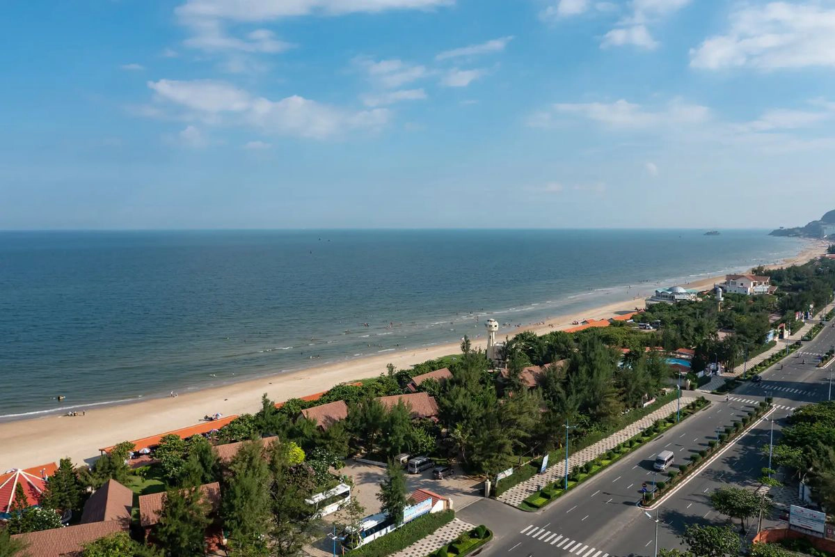 Back Beach combines a long sandy shore with a modern waterfront