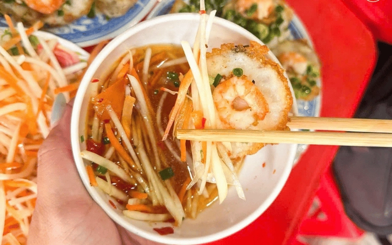 Enjoying banh khot Vung Tau