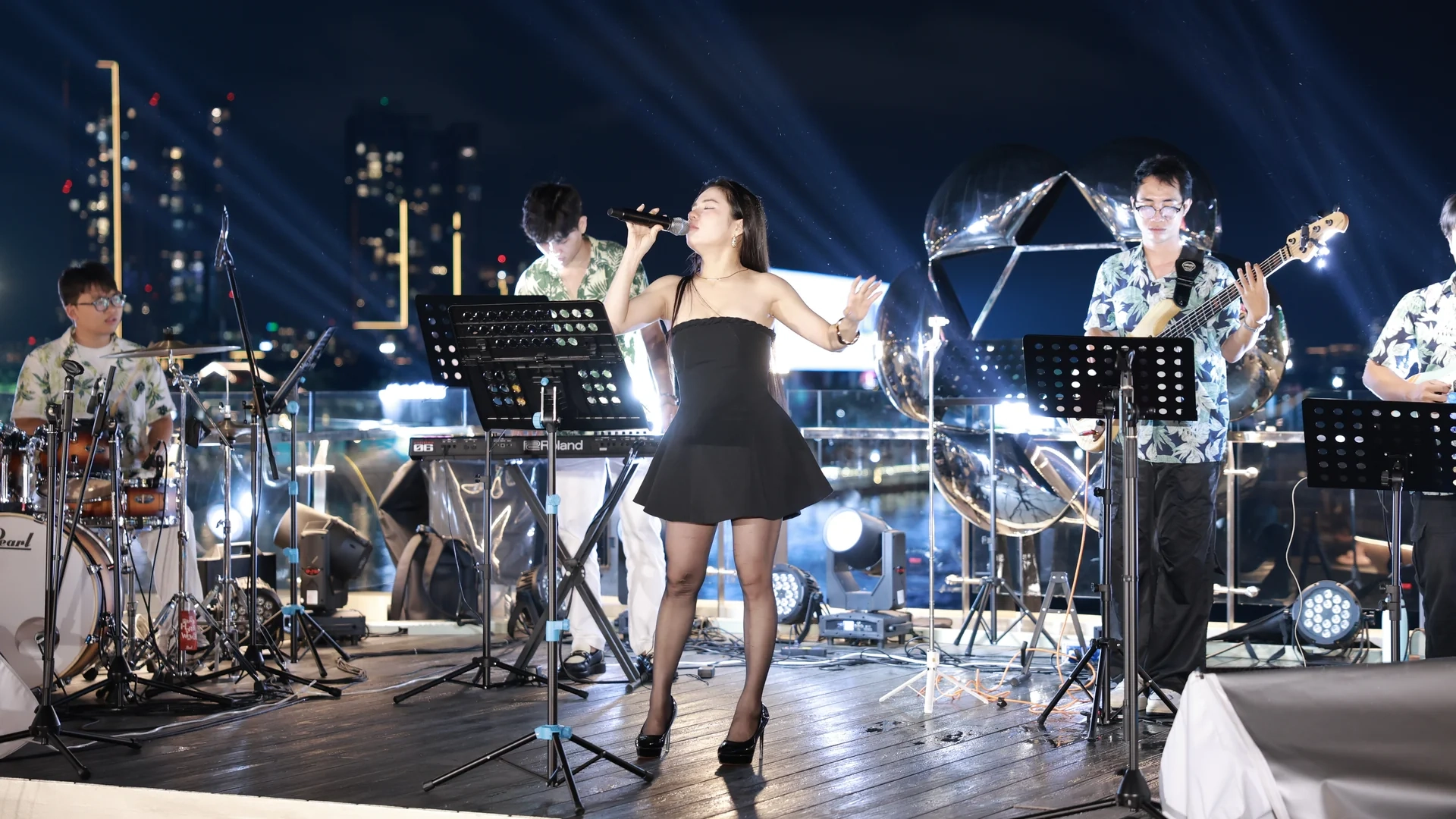Dining Experience on Elite of Saigon Luxury Cruise | Ho Chi Minh City
