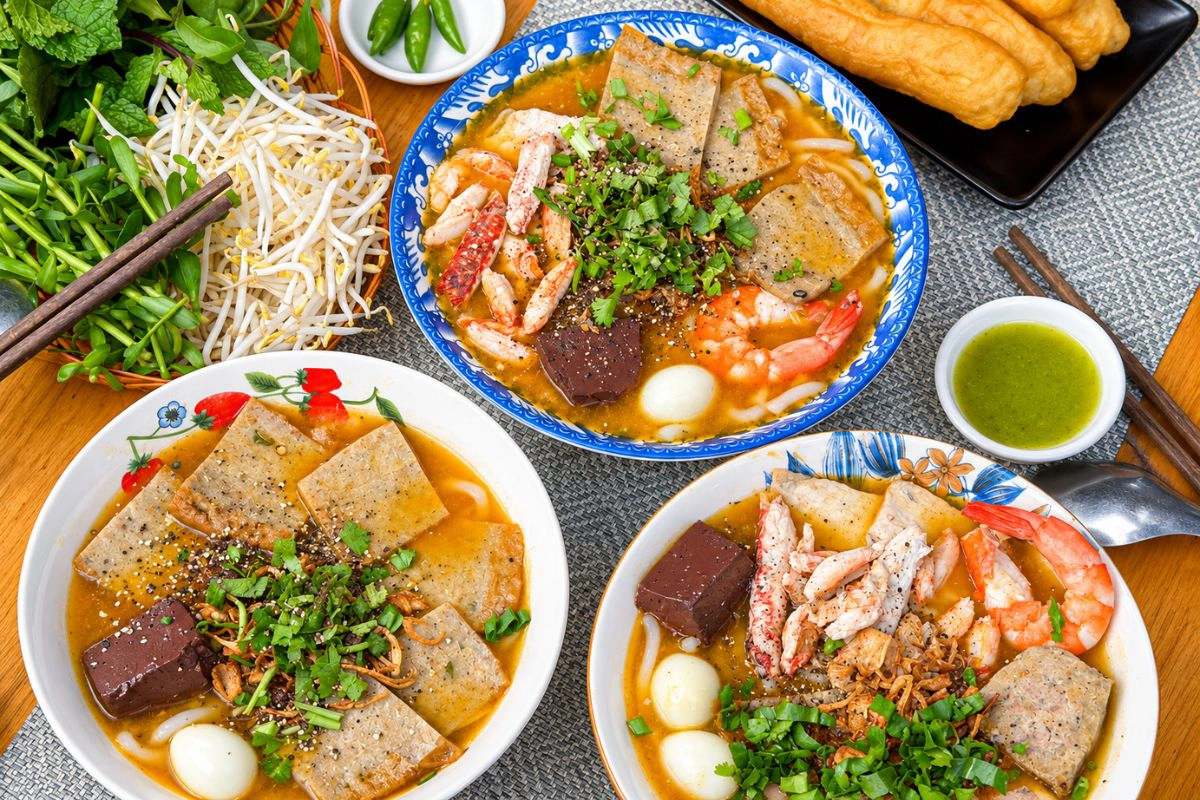 Seafood noodles make an easy breakfast or lunch in Vung Tau